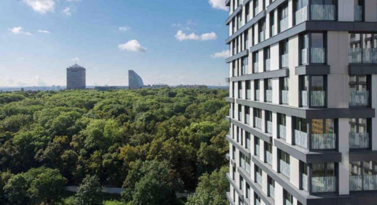 Garden Tower S Balkonem, Garaz Appartement Prague