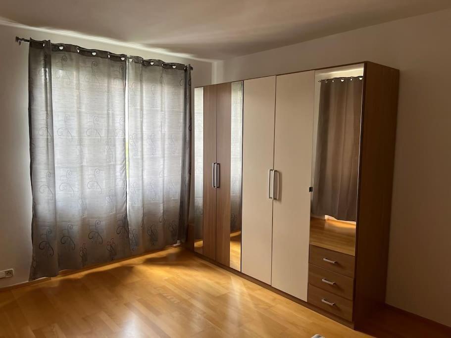 Apartment Hurka - 15 Min Do Centra, Garaz Prague