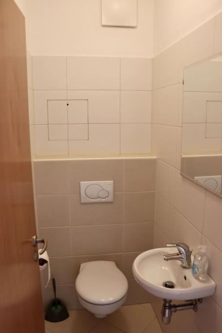 Apartment Hurka - 15 Min Do Centra, Garaz *