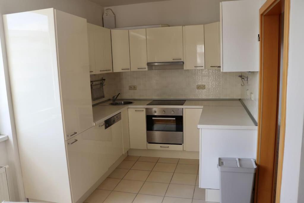Hurka - 15 Min Do Centra, Garaz Apartment *