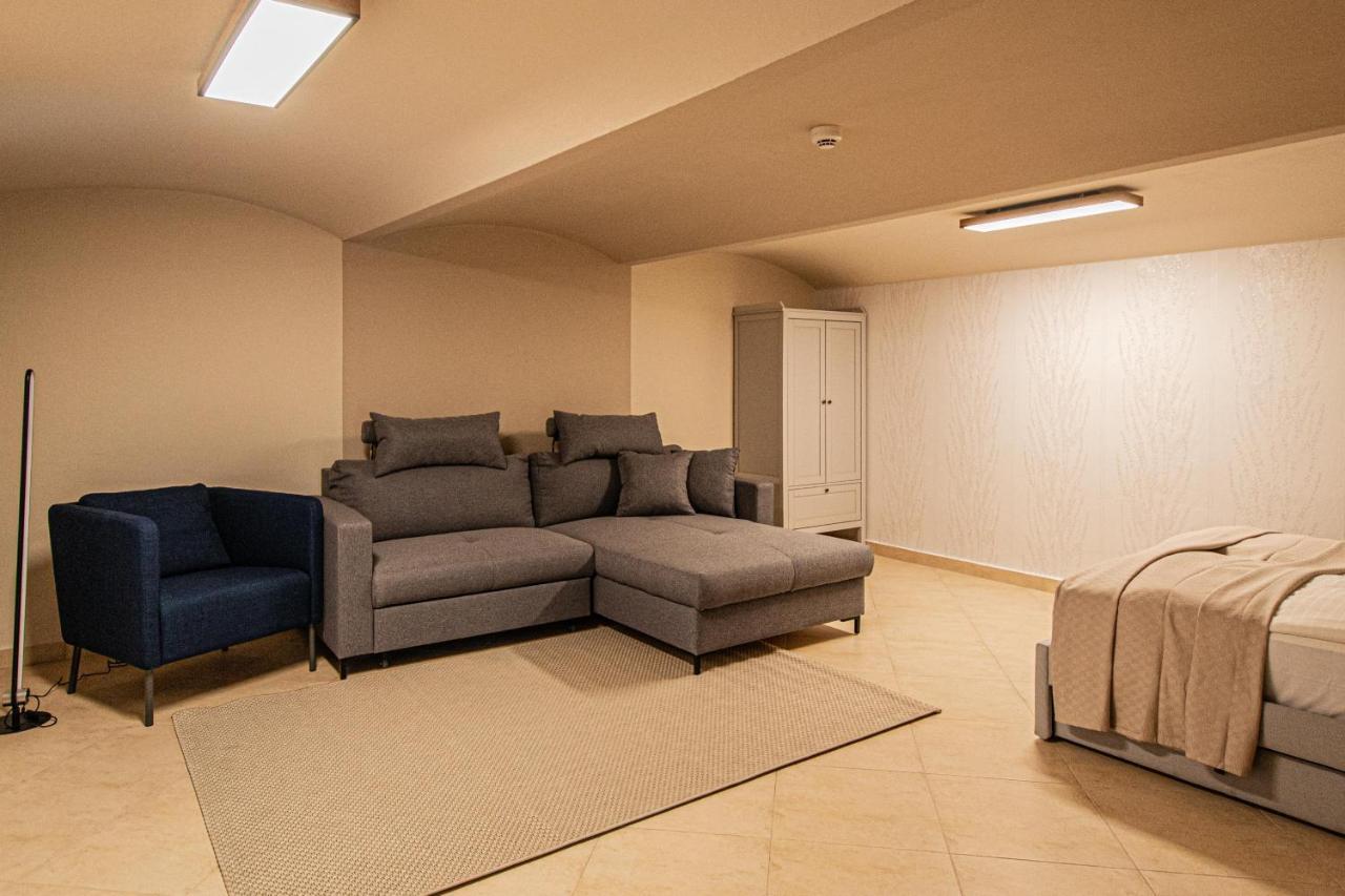 Modern And Spacious In Center Prague