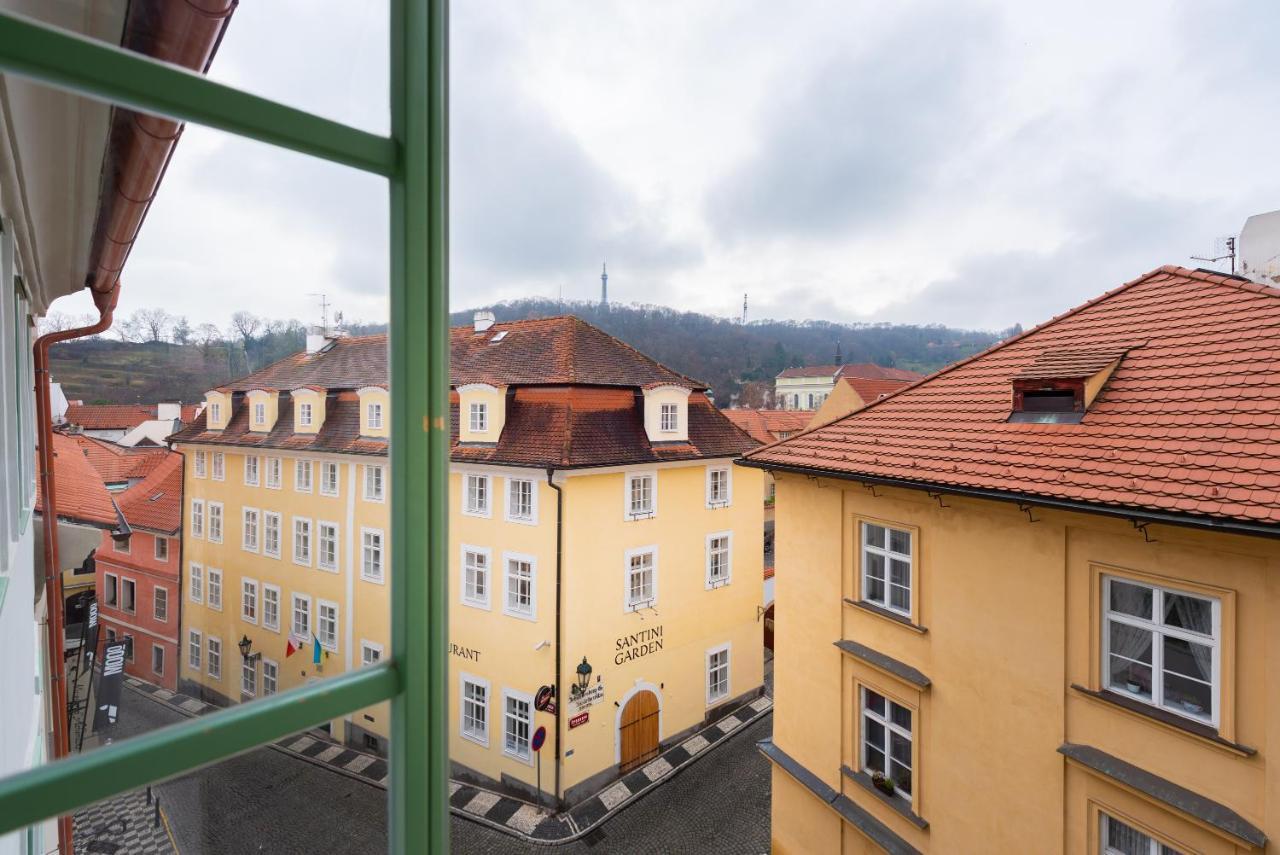 Nobles Apartamento *
