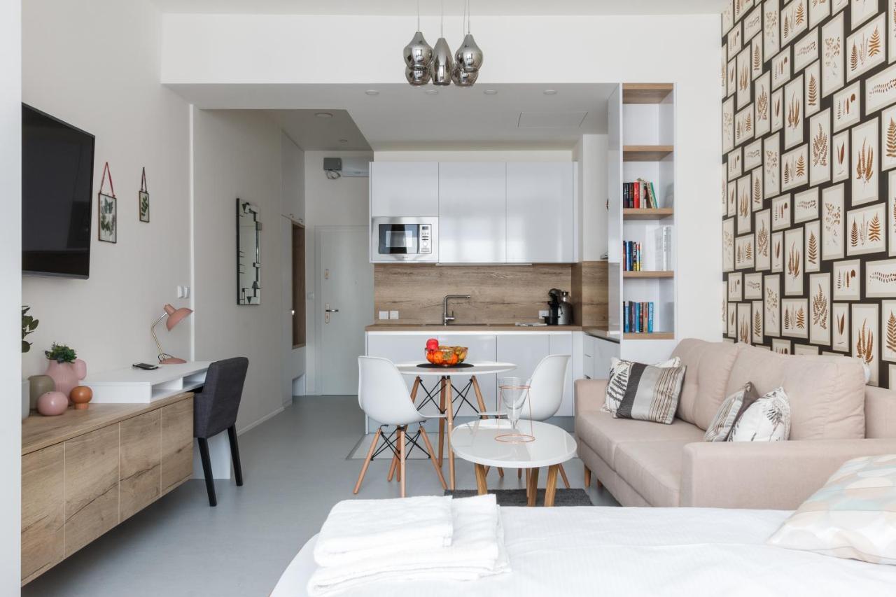 Designer Studio In New Town By Days Daire
