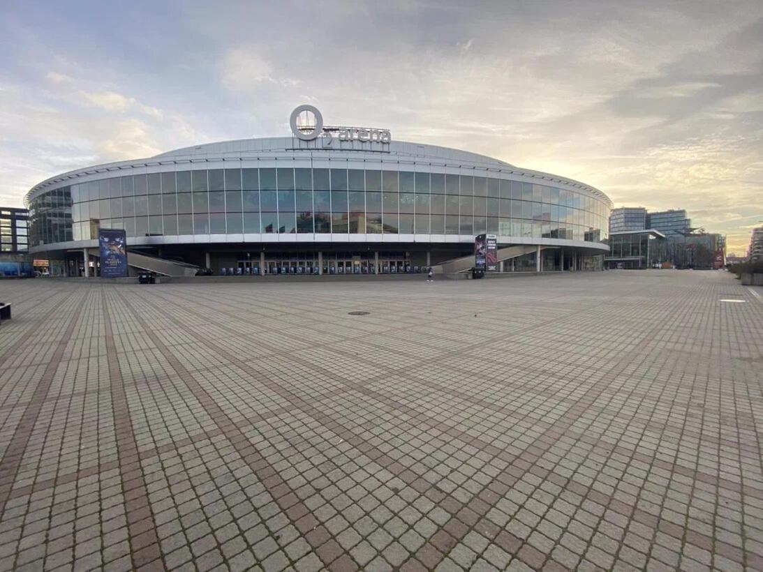 / 10 Min From Center / O2 Arena * Prague