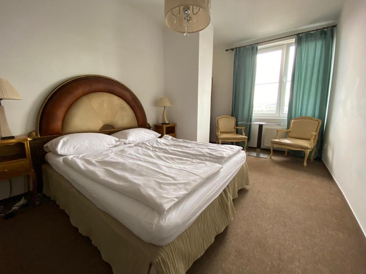 Bank Invest Apartmens - Old Town Daire Prag