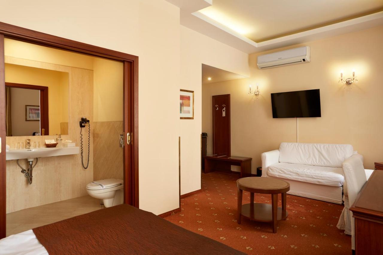 Fleur De Lis 4* Prague