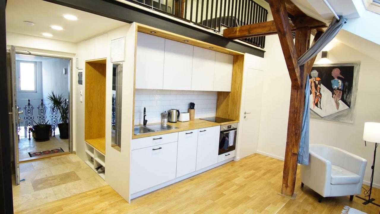 Apartment Rooftop No 22 - Center Art District Letna Prag
