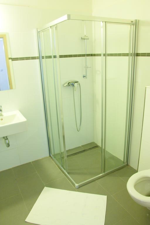 Hostel Budget *