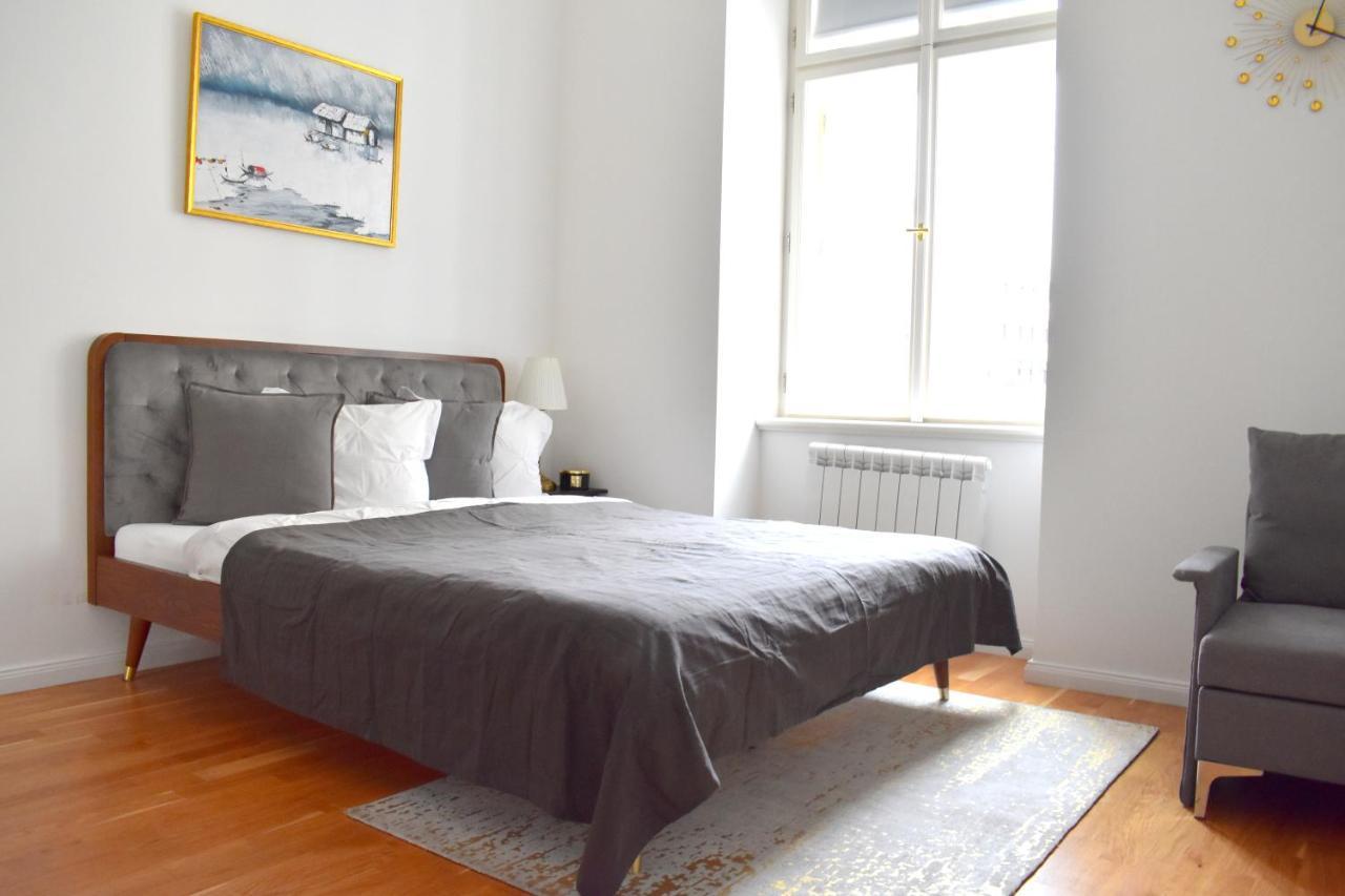 Apartment Lovely In Center