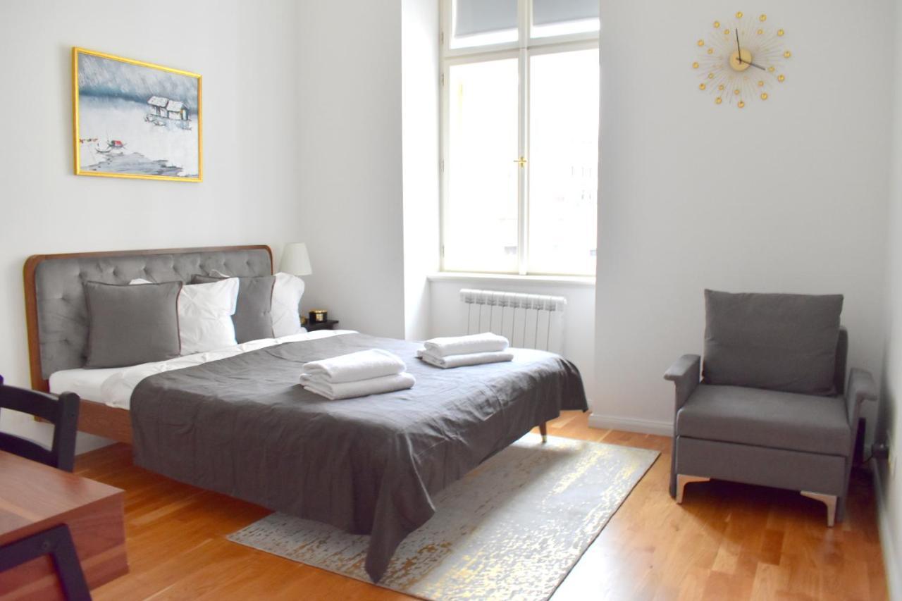 Lovely In Center Apartment Prague
