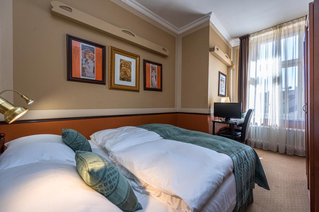 Hastal Old Town 4*