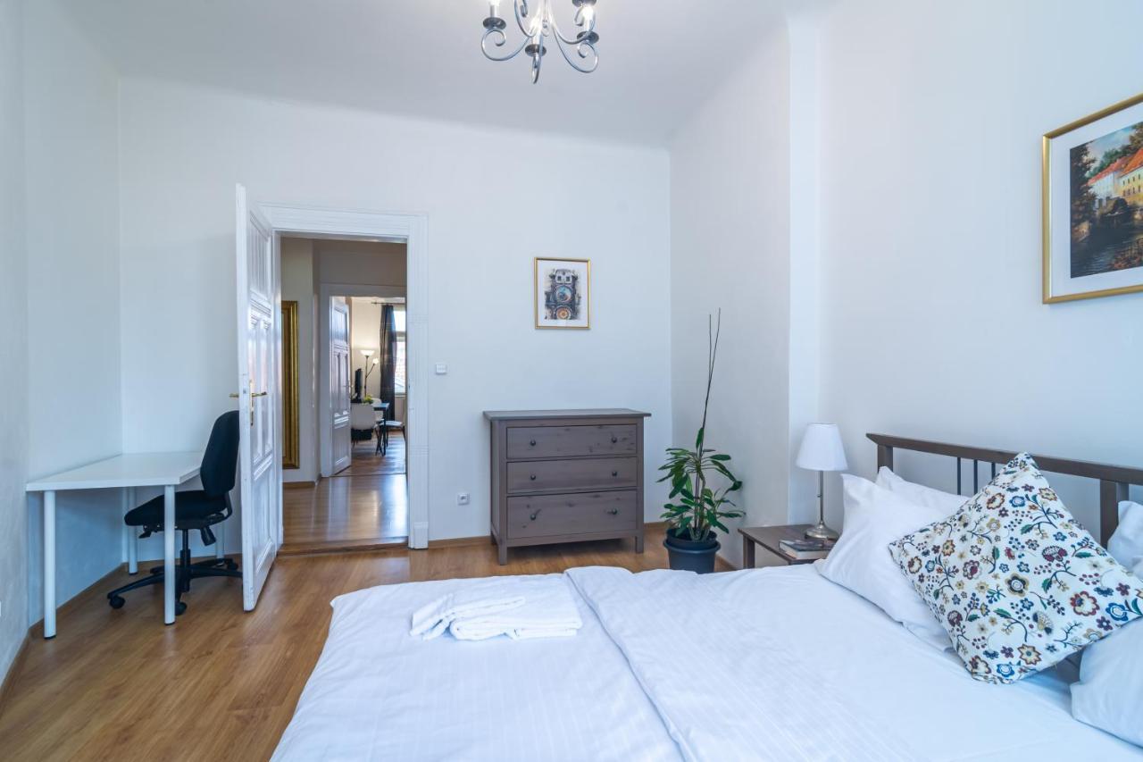 Apartment Royal Road Prag