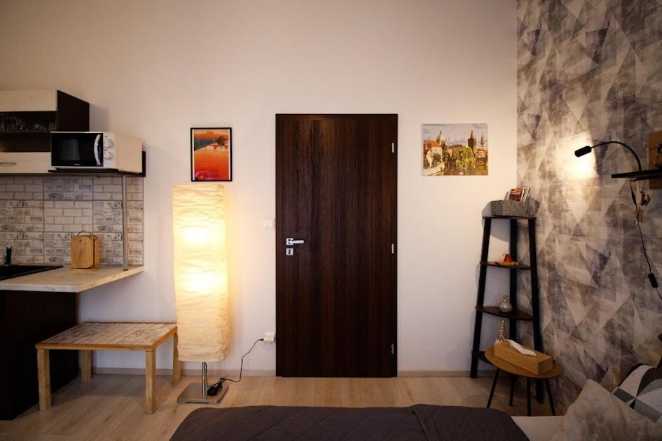 Cosy Studio, 15min To Old Centre, Self-check In, Free Wifi, Welcome Drink! Apartment Prague