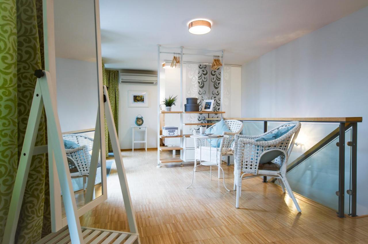 Apartment Modern Charvatova Prague