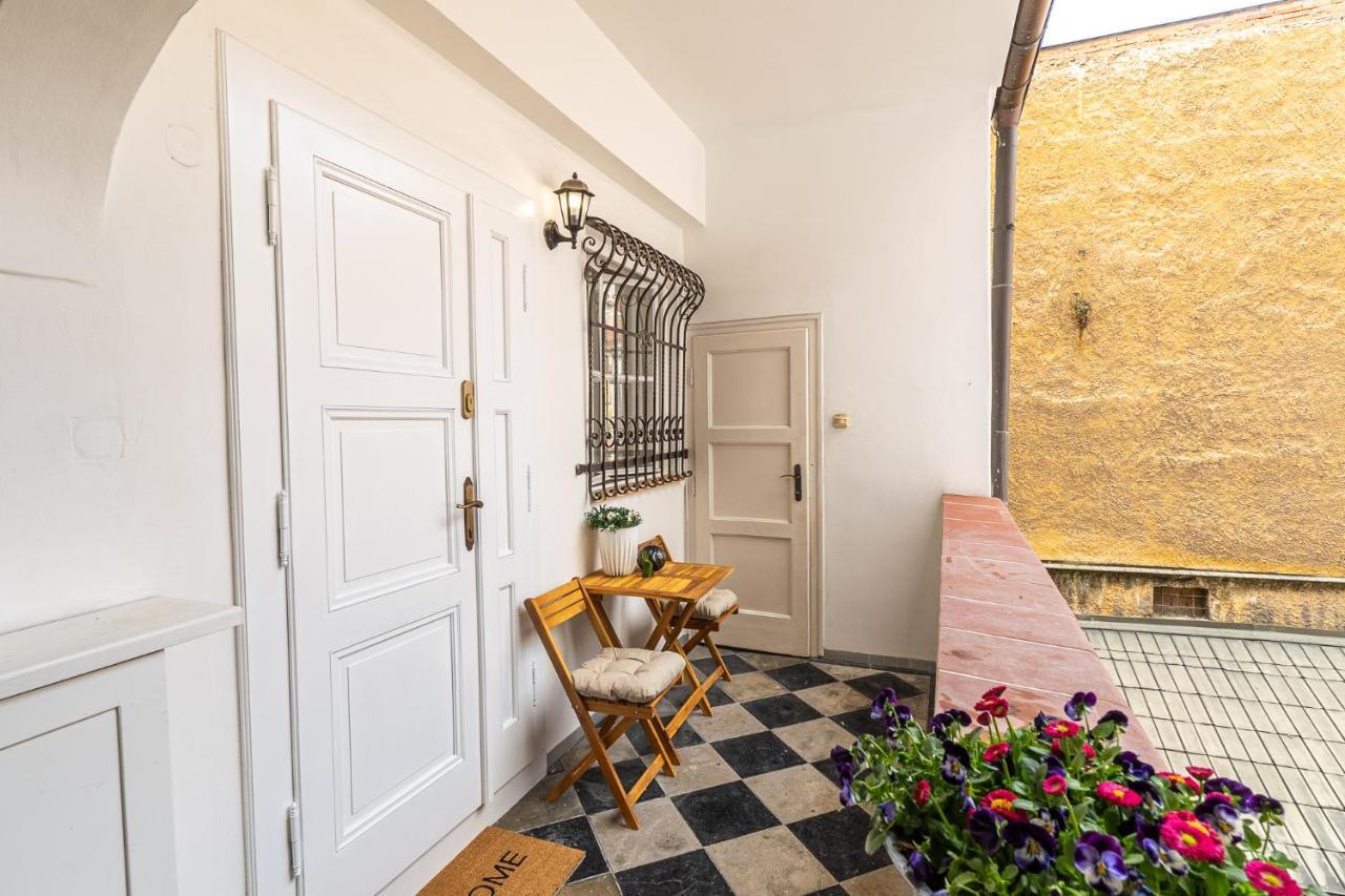 Appartement Charming In Lesser Town *