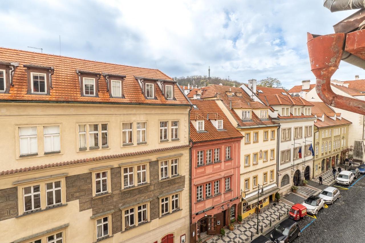 Charming In Lesser Town Appartement