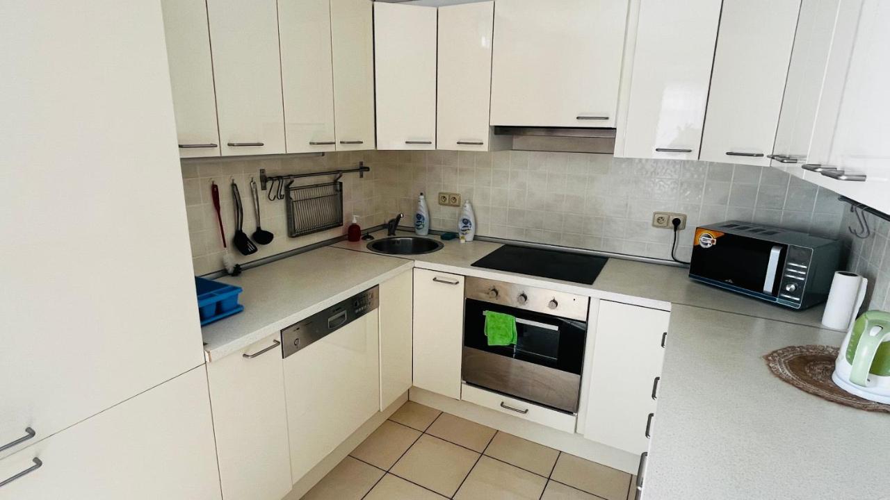 Apartment Hurka - 15 Min Do Centra, Garaz Prague