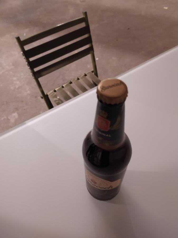Wine And Beer Club House Cellar With Ping Pong, Karaoke, Board Games, Lan Party, Bike Lending Cool Service * Prag
