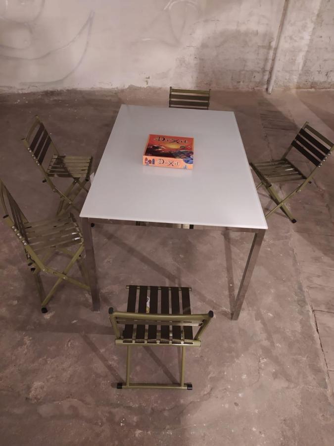 Lüks kamp alanı Wine And Beer Club House Cellar With Ping Pong, Karaoke, Board Games, Lan Party, Bike Lending Cool Service *