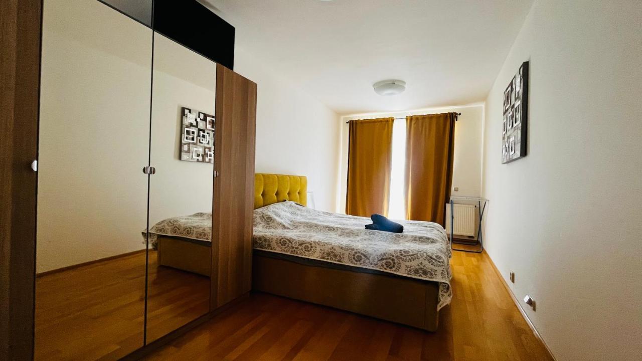 Apartment Hurka - 15 Min Do Centra, Garaz *