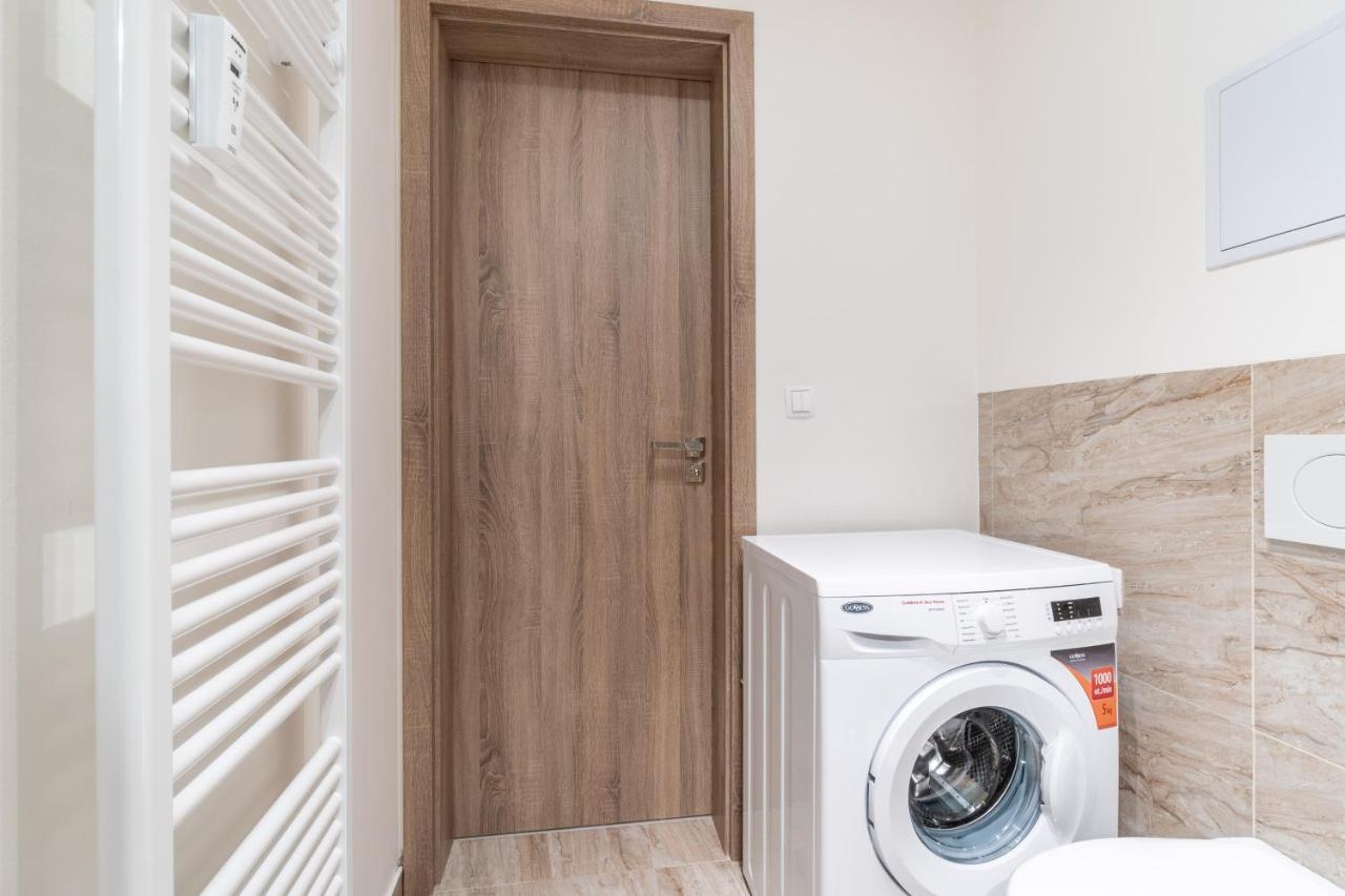 Apartment Brand New # 42 In Brand New Building With Free Parking In The Center *