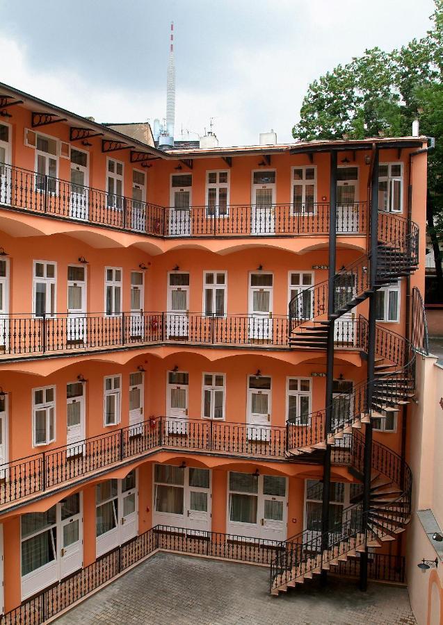 Patio Otel Prag