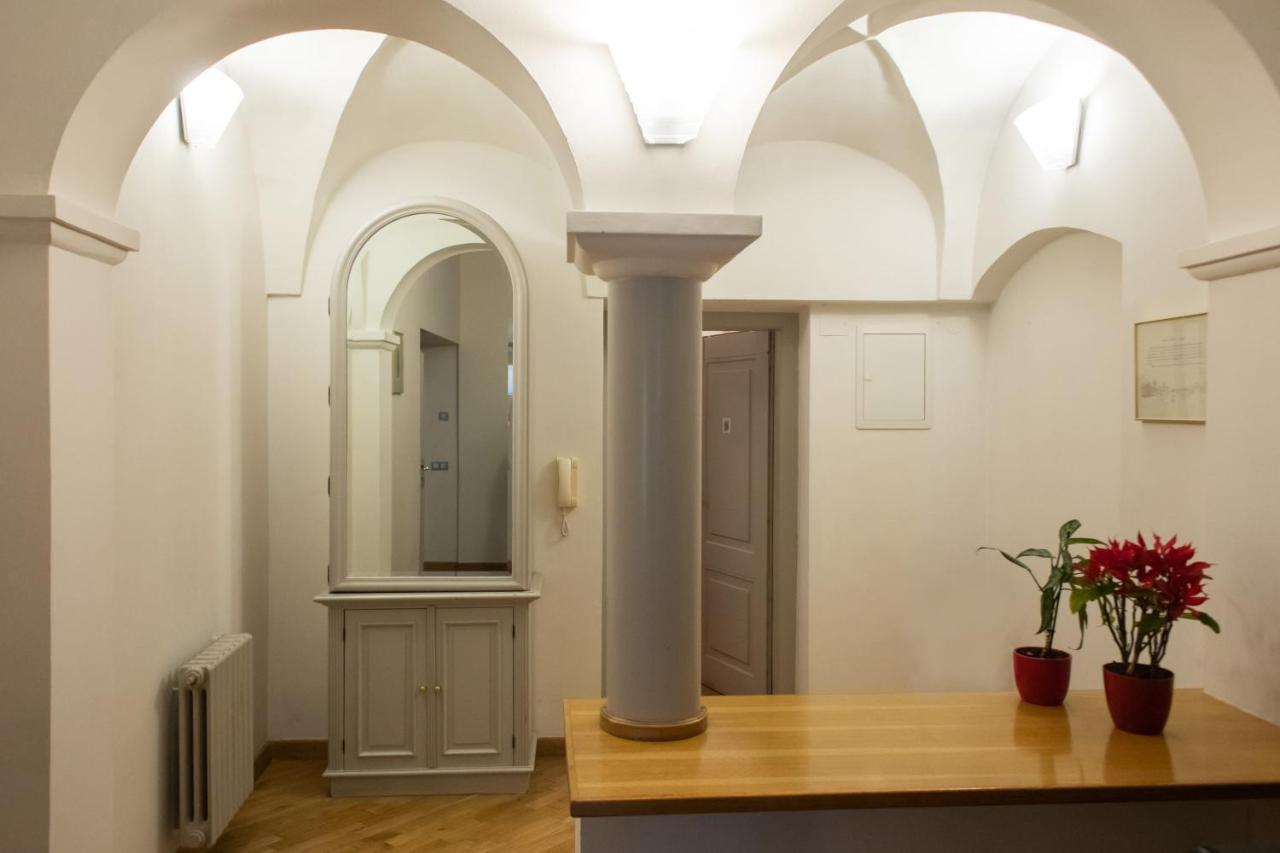 Residence Thunovska Apartamento