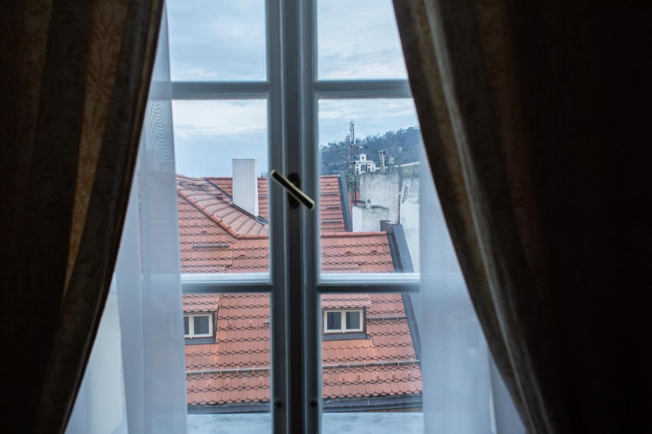 Residence Thunovska Apartamento *