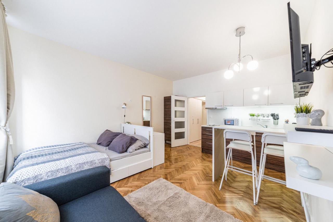 Cute - Promenade Of Apartment Prague