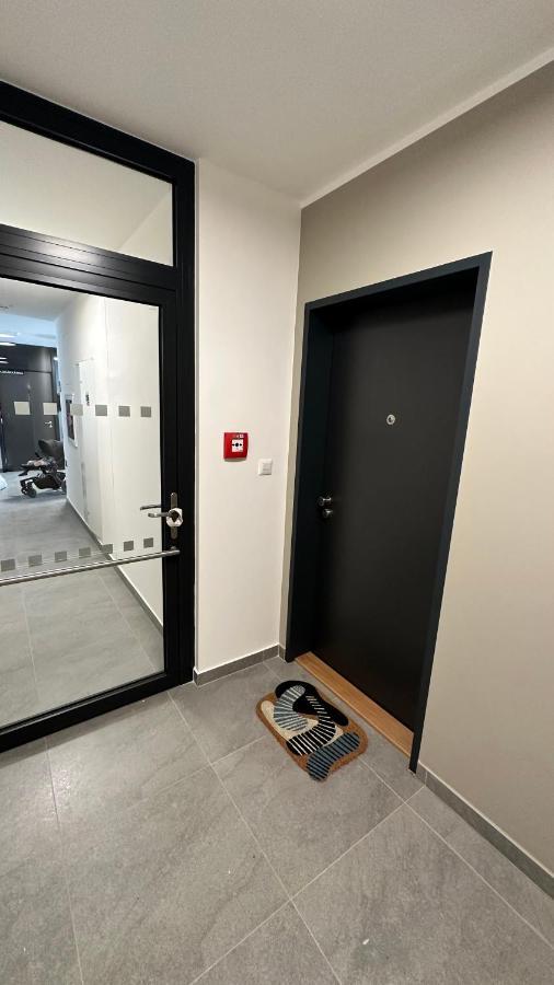 Apartamento Holesovice Delight: Modern Comfort With A Twist In 7 Praga