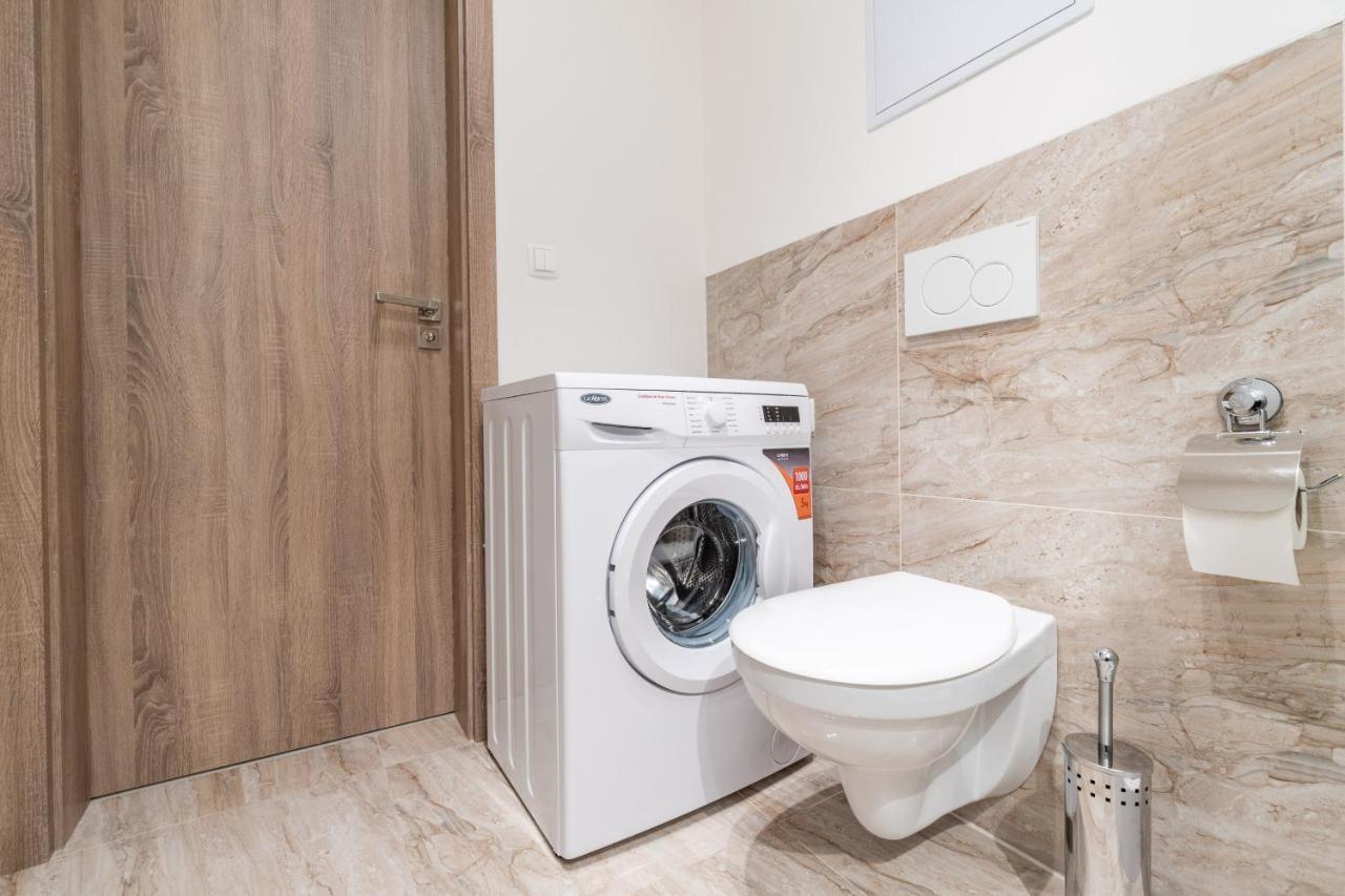 Brand New Two #34 With Free Secure Parking In The Center Apartment Prague