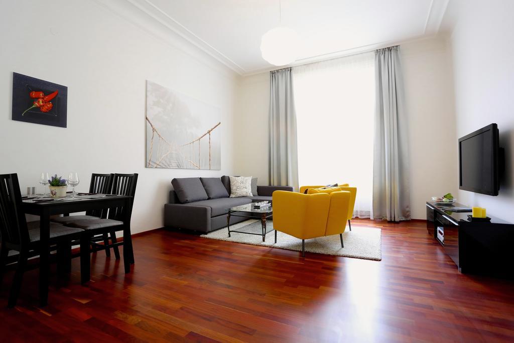 Luxurious In Parizska Street