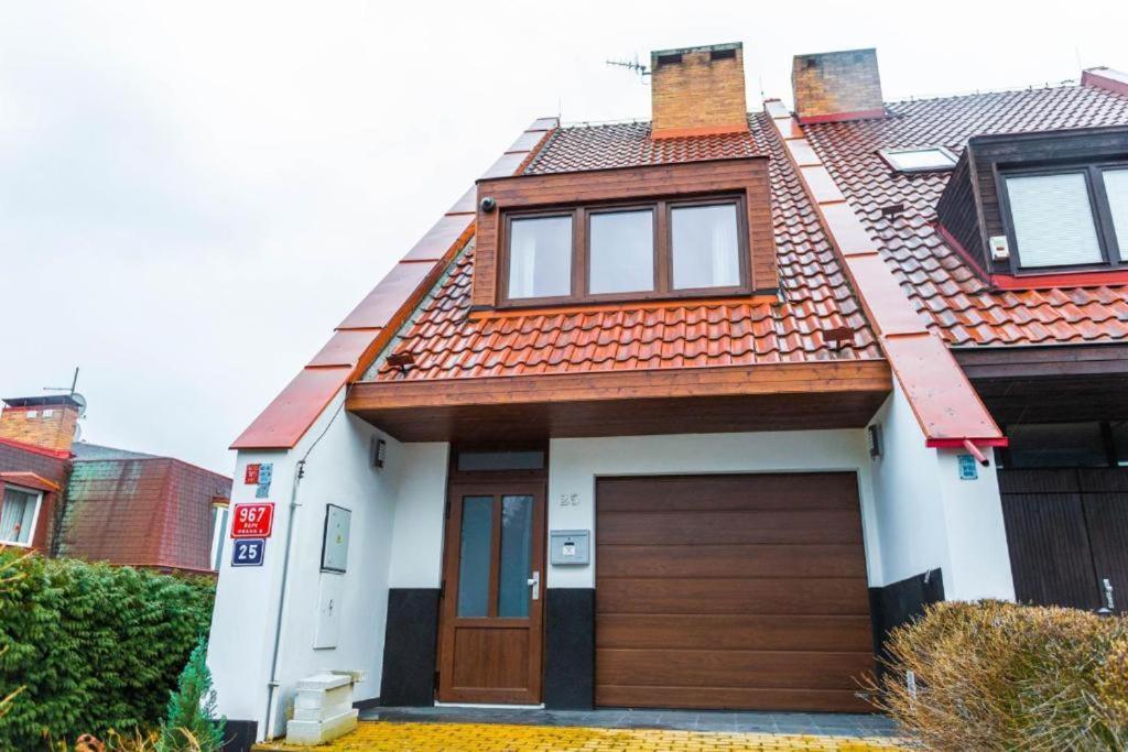 Tamara With Air-conditioning And Parking Apartment Prague