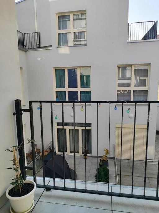 Apartment Studio With Balcony In Vinohrady