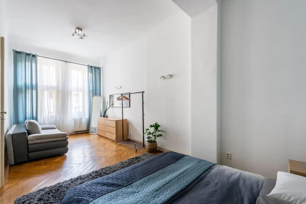 Spacious With Balcony At Wenceslas Sq Prag