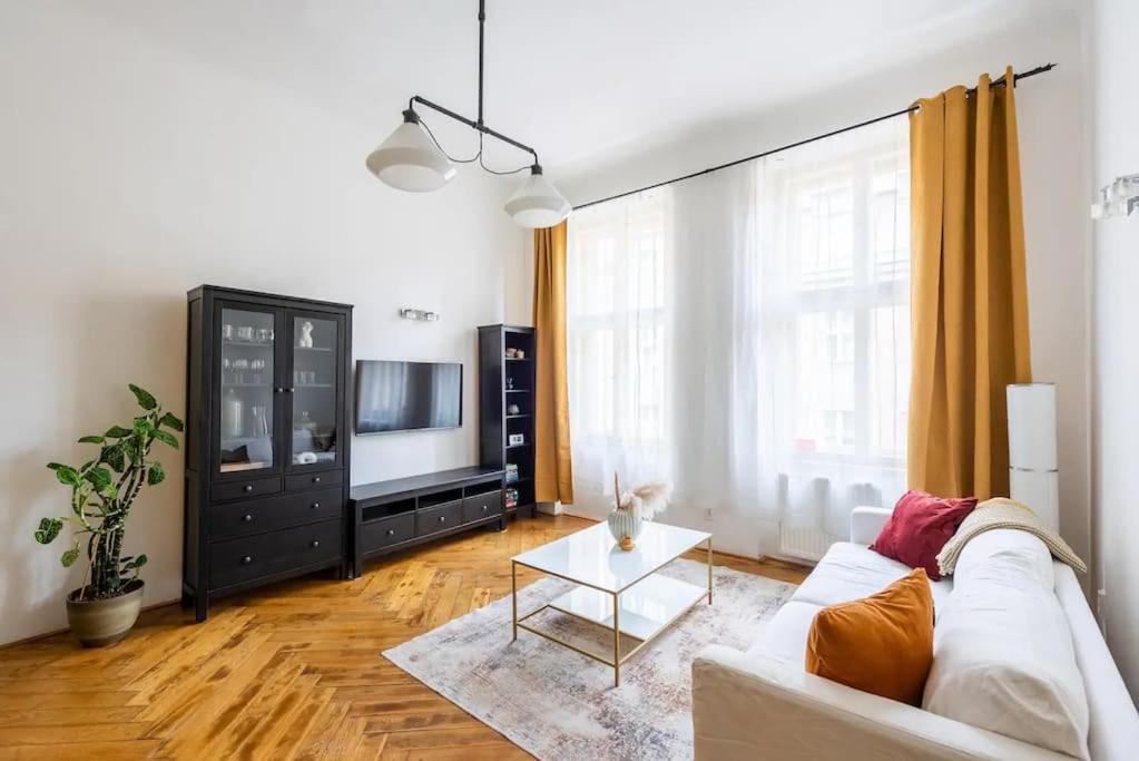 Spacious With Balcony At Wenceslas Sq Prag
