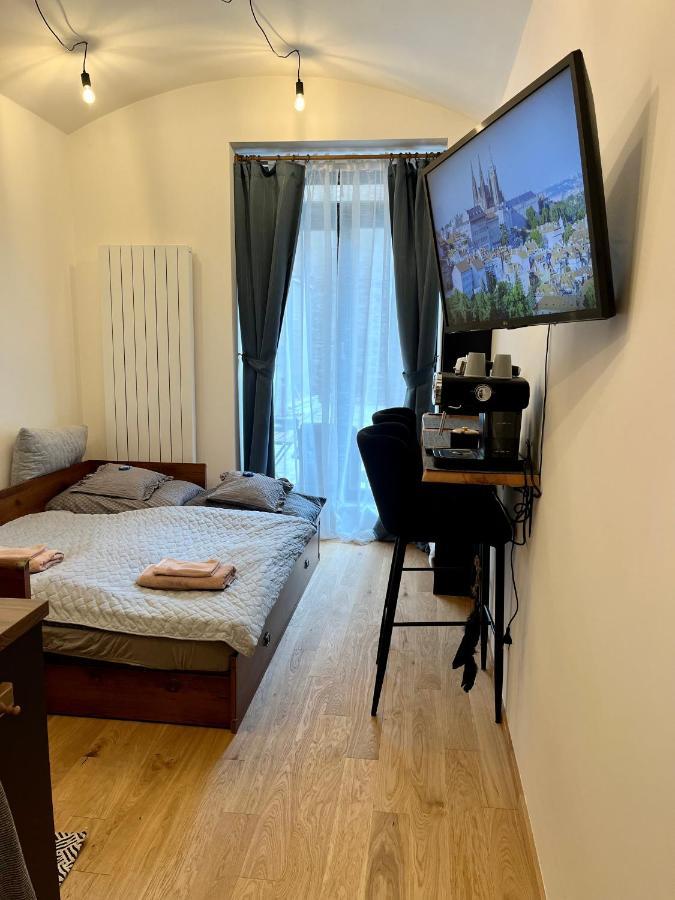 Appartement V Prizemi S Kuchyni A Koupelnou *