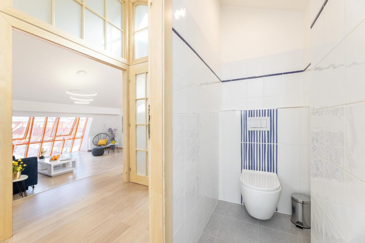 Karlova Old Town Apartment