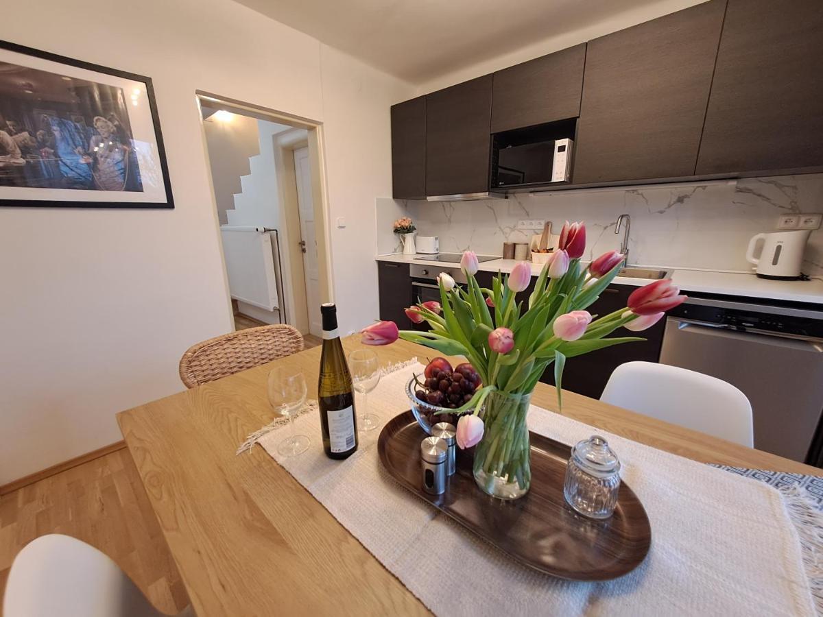 Apartmanovy Dum Se Zahradou V Klidne Casti Prahy Daire