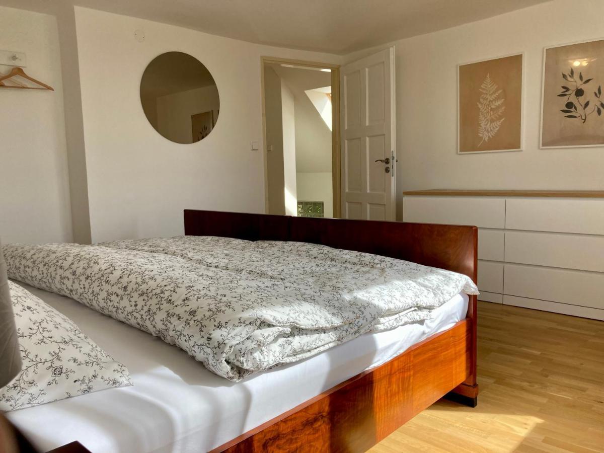 Apartmanovy Dum Se Zahradou V Klidne Casti Prahy Daire Prag
