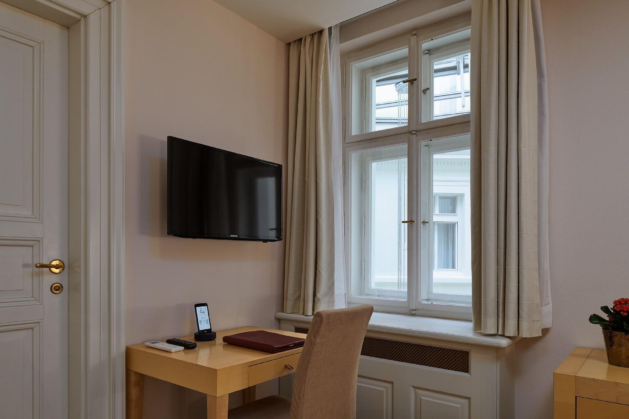 Ventana Hotel 5*
