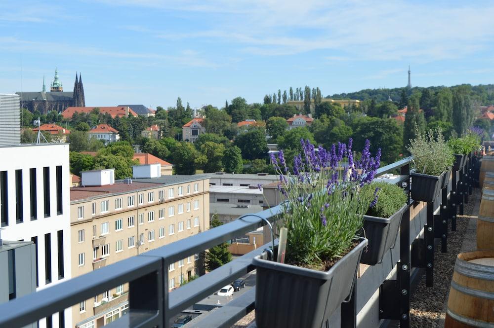 Vienna House By Wyndham Diplomat Hotel 4*