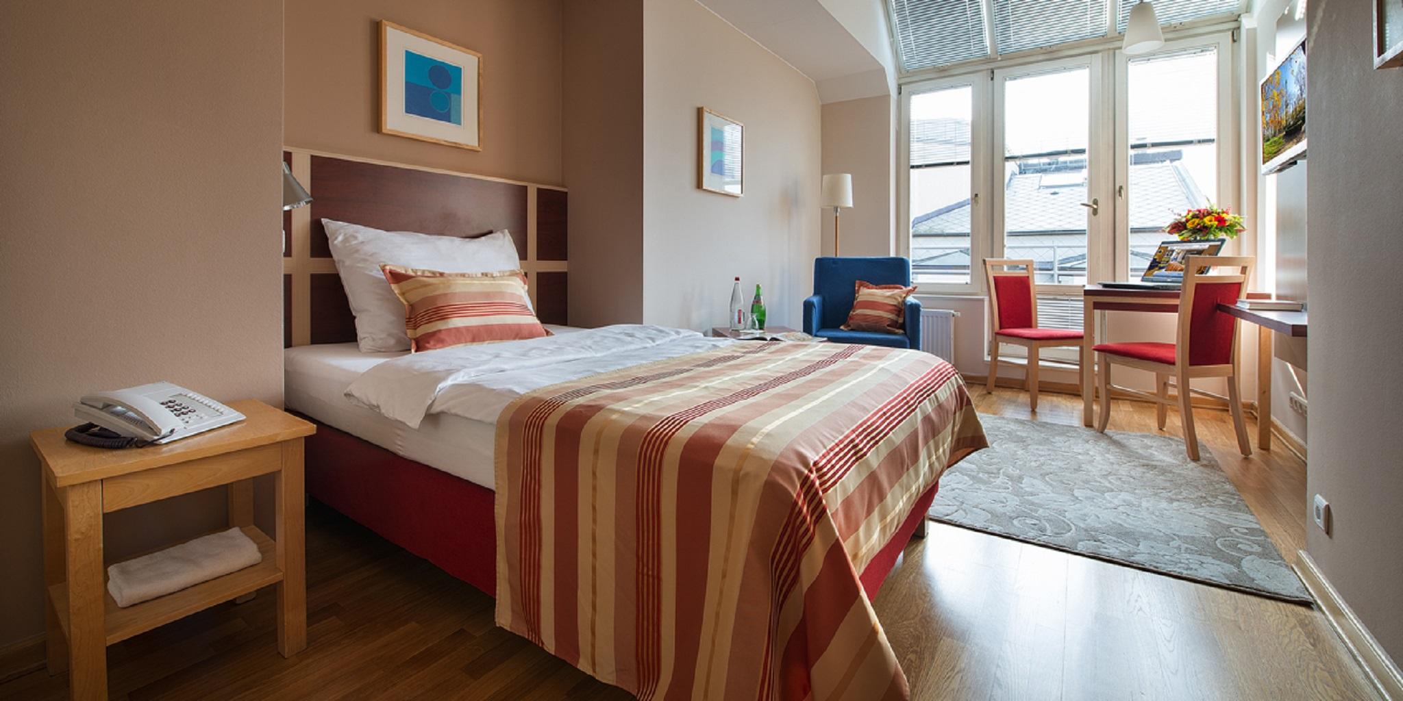 Hotel Ea Julis 4*