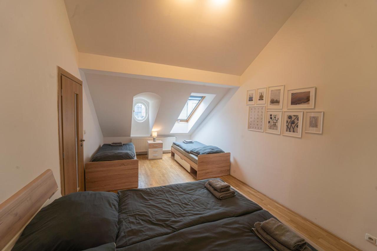 Apartment Free Parking- Cozy In Historical Building Center