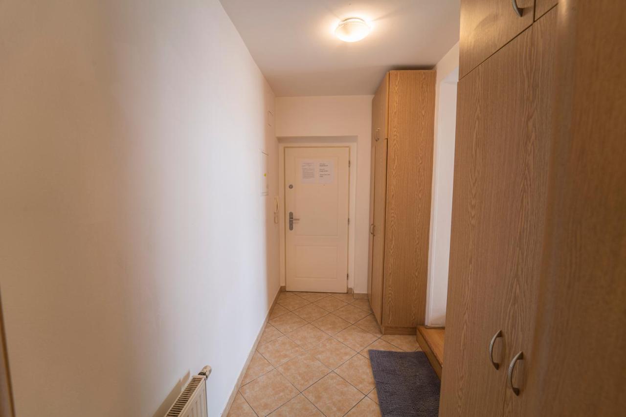 Apartment Free Parking- Cozy In Historical Building Center