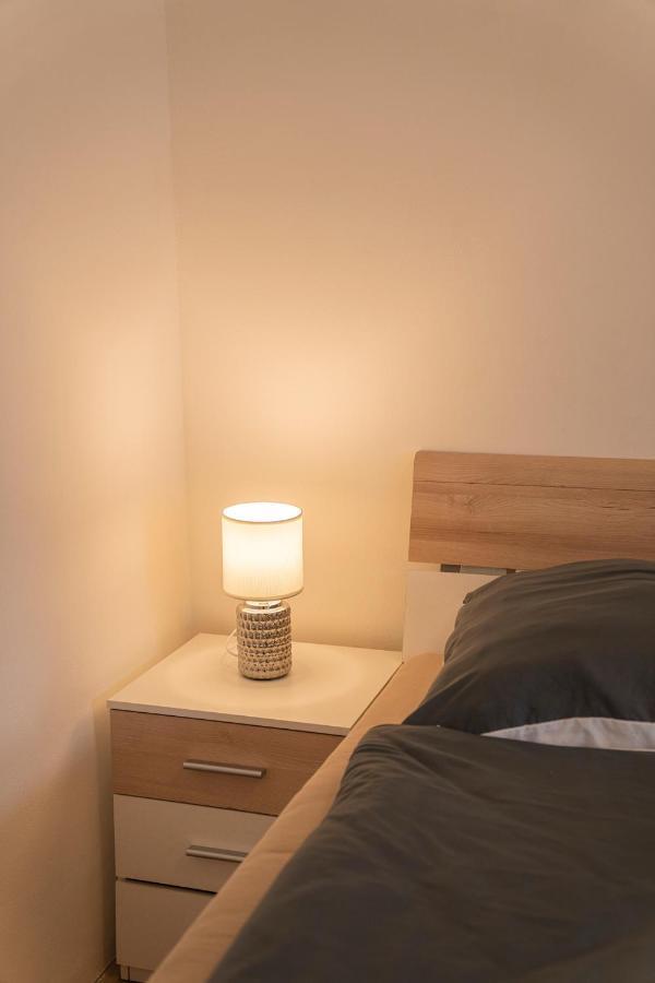 Free Parking- Cozy In Historical Building Center *