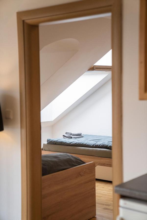 Free Parking- Cozy In Historical Building Center *
