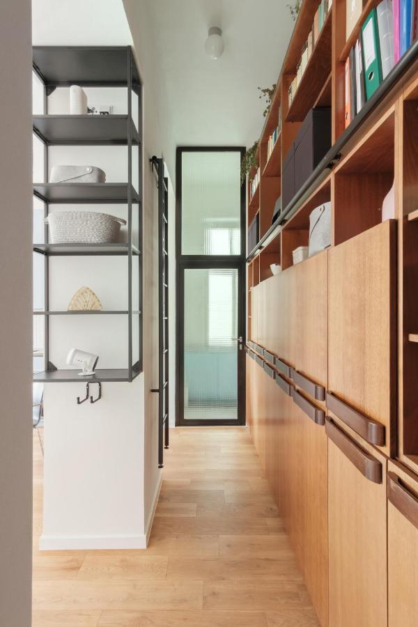Days - Spacious Designer In Center - Powder Tower Apartment