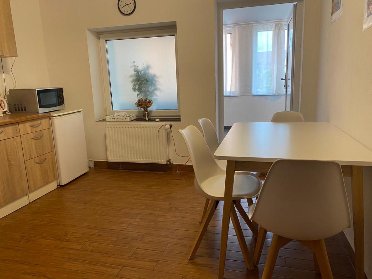 3 In 1 Location Prague