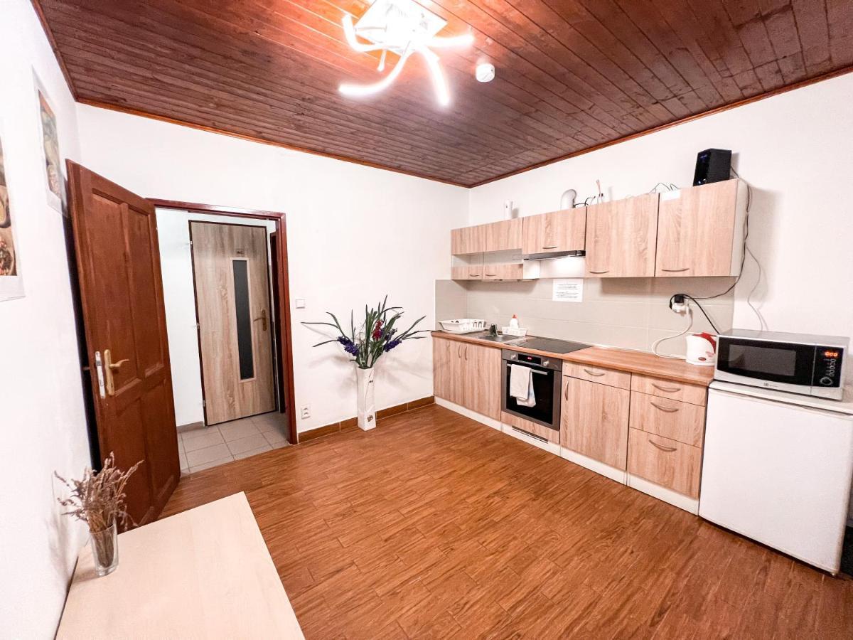 Apartment 3 In 1 Location *